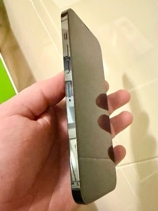 iPhone 13 Pro Max 128GB Verde Alpino con auricolari Apple