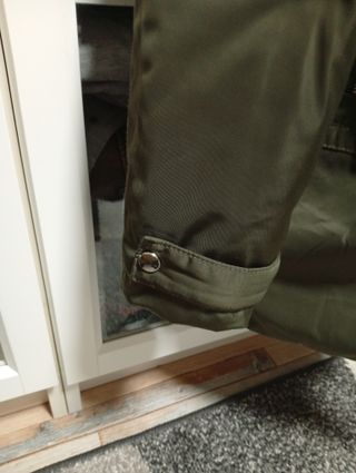 Chaquetón verde con capucha de pelo