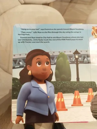 Libro juego Paw Patrol,10 figuras,patrulla canina.