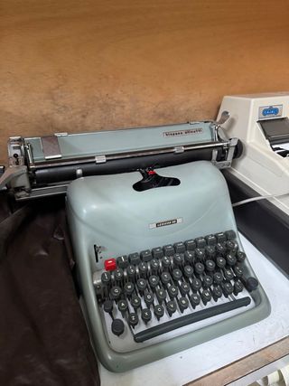 Máquina de escribir Lexicon 80 Hispano Olivetti