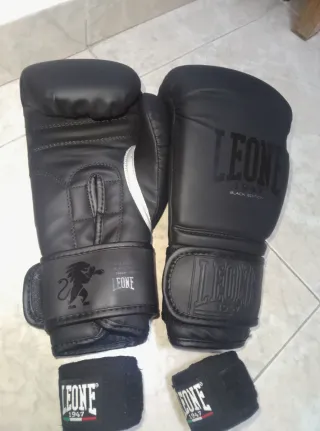 Guantes Boxeo Leone Full Black + Vendas