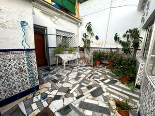 CASA EN VENTA EN BUEN ESTADO CON PATIO