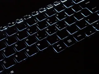 TOSHIBA ORDENADOR PORTÁTIL LAPTOP i5 SSD DÉCIMA