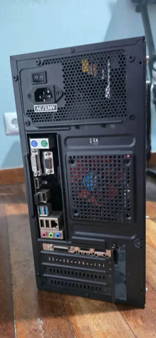 Ordenador MATX Negro