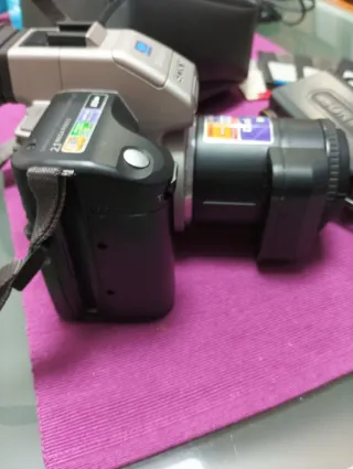 Cámara Sony Dual Media modelo MVC fd97Plata/Negra