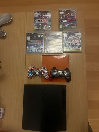 Consola PS3 Negra + 4 Juegos PES