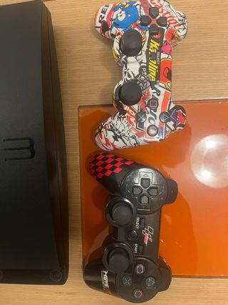 Consola PS3 Negra + 4 Juegos PES