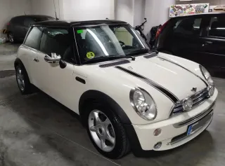 MINI Cooper R50 2005