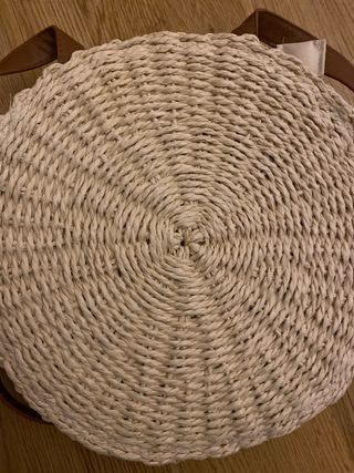 Bolso redondo de paja