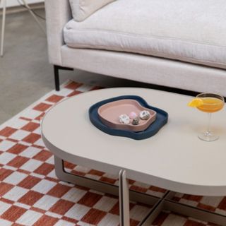 Mesa de Centro Ovalada Greige de Zuiver