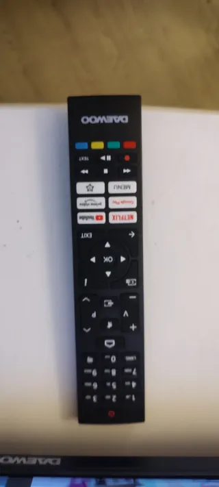 TV Daewoo 50" Smart TV con mando – Perfecto estado