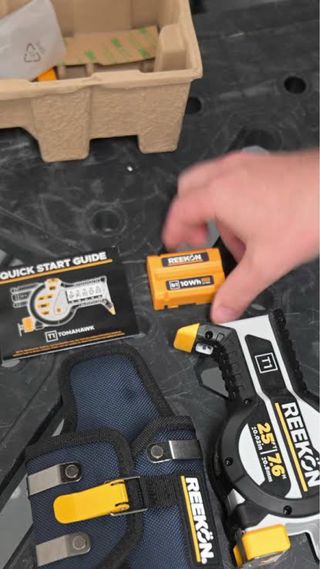 reekon t1 tomahawk  Fita Métrica Laser com App