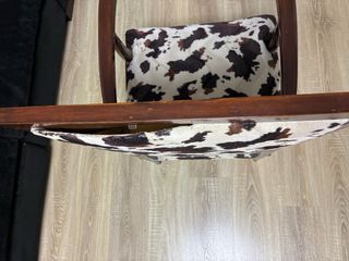 Butaca Vintage Estampado Vaca Madera