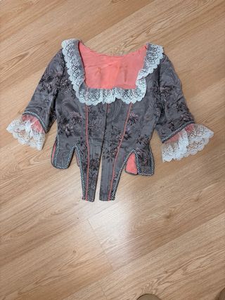 Traje de Fallera Gris y con detalles en Rosa