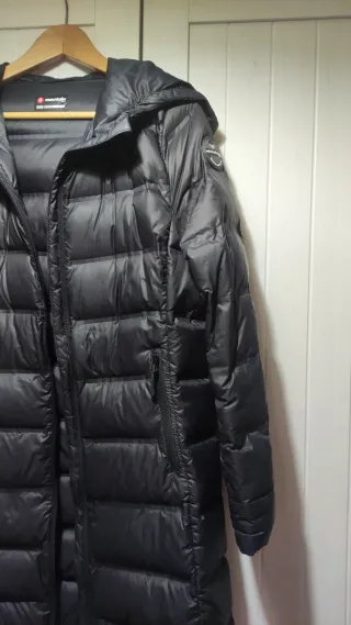 Abrigo de montaña negro