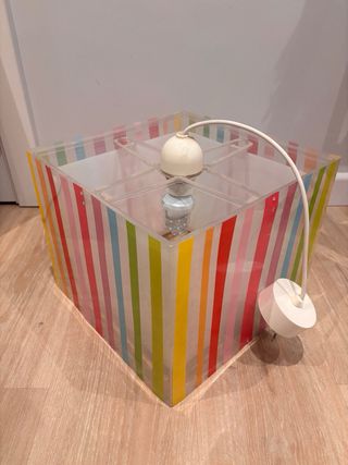 Lámpara colgante de plástico con rayas