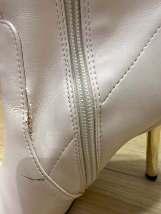 Botines blancos tacón dorado