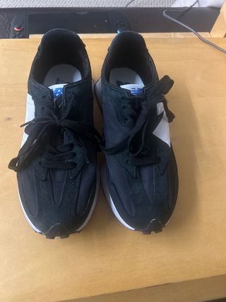 Zapatillas New Balance Niña Negras y Blancas