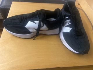 Zapatillas New Balance Niña Negras y Blancas