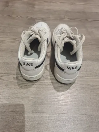 Zapatillas Nike Court Vision Blancas y Negras