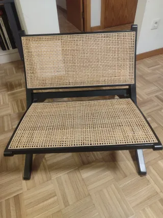 Sillón de ratán y madera