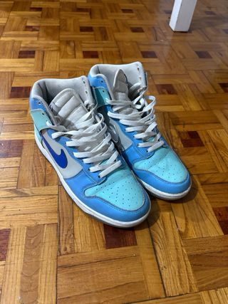 Nike DV2130-400 Talla 42.5