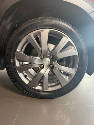 Peugeot 2008 1.6 120CV Allure