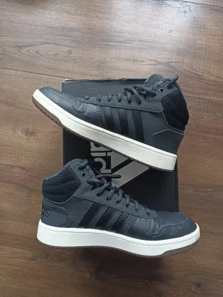 T40 Adidas Hoops Basketball Mid 2.0