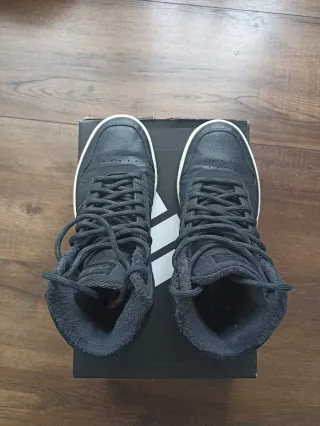 T40 Adidas Hoops Basketball Mid 2.0