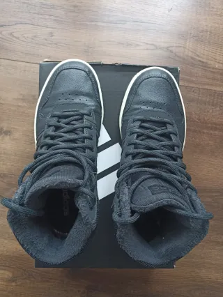 T40 Adidas Hoops Basketball Mid 2.0