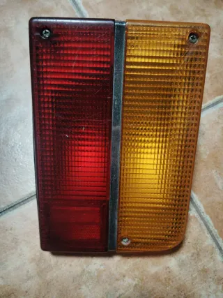 Piloto trasero derecho Renault 7 usado