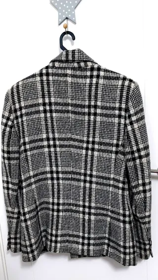 Blazer Zara cruzado cuadros blanco y negro