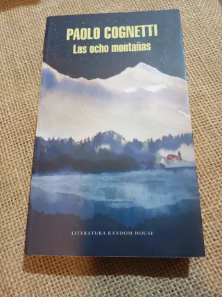 Las ocho montañas / The Eight Mountains (Spanis...