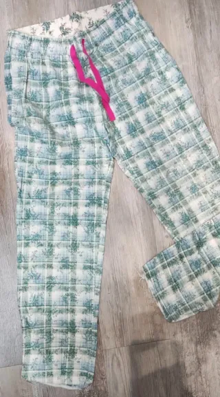 Pijama Oysho Talla L Estampado Floral y Cuadros