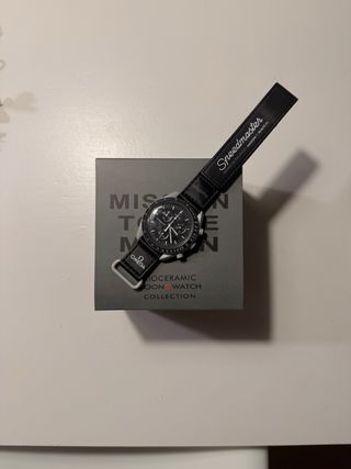 El popular reloj Omega destaca por su clásico esti