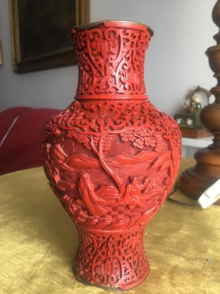 Vaso ceramica rosso intagliato motivi orientali