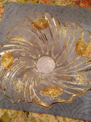 Centrotavola in cristallo con decori oro