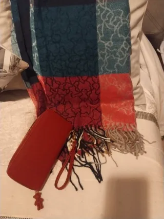 Cartera Tous color granate  con Oso