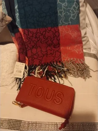 Cartera Tous color granate  con Oso