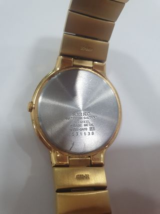 Reloj Seiko v739-0a70