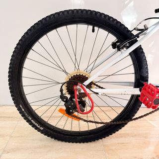 Bicicleta Nino Btwin Rockrider 300