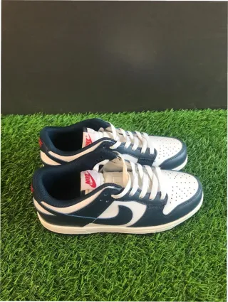 Nike Dunk Low Talla 39 Blanco y Azul Marino