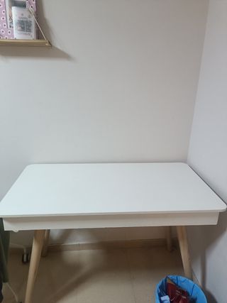 Escritorio tocador blanco con espejo