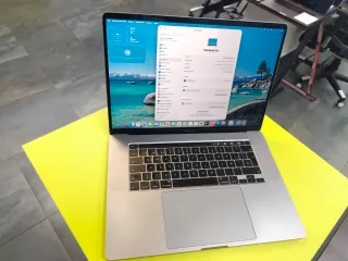 MacBook Pro 16 A2141 i7 Argento