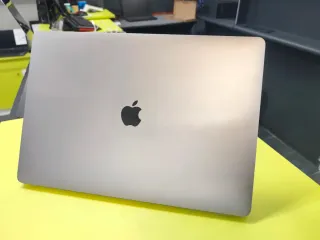 MacBook Pro 16 A2141 i7 Argento