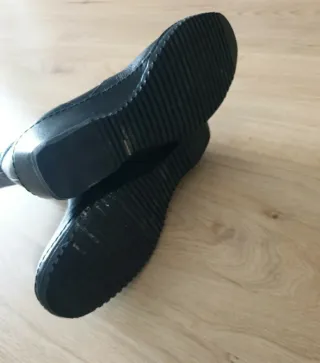 Stivaletti neri con pellicciotto