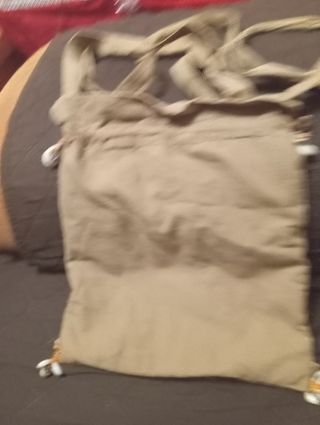 Bolso marrón y dorado con espejos