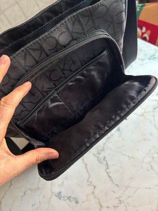 Tracolla Calvin Klein uomo marrone e nera