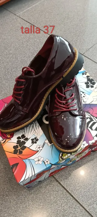 Zapato blucher charol granate talla 37