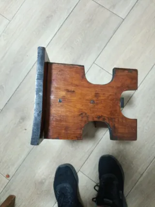 Reposapiés madera antiguo